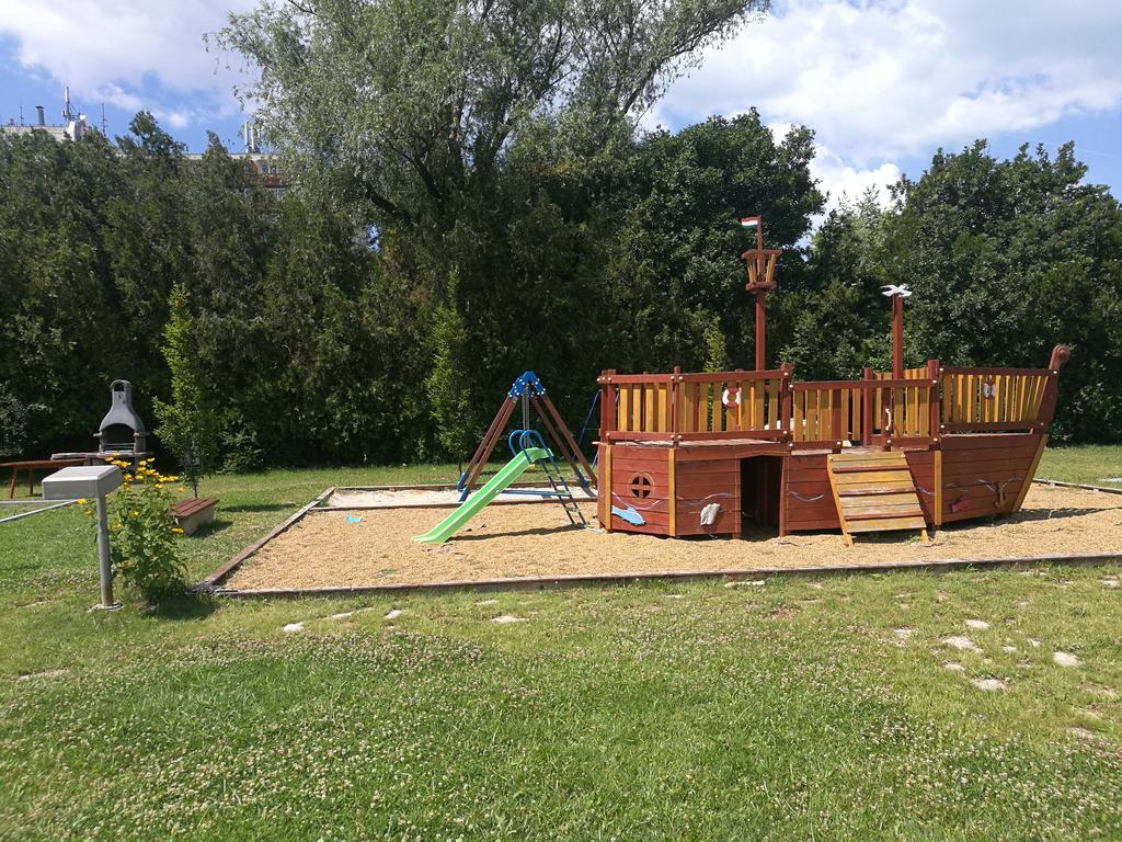 Hanga Apartman Сиофок Екстериор снимка